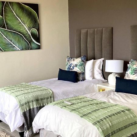 דורבן Ocean Rocks Villa, Umhlanga מראה חיצוני תמונה